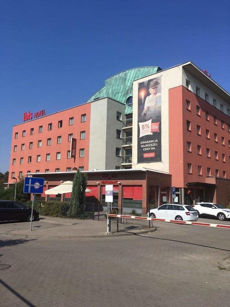 Отель Ibis Katowice - Забже Экстерьер фото
